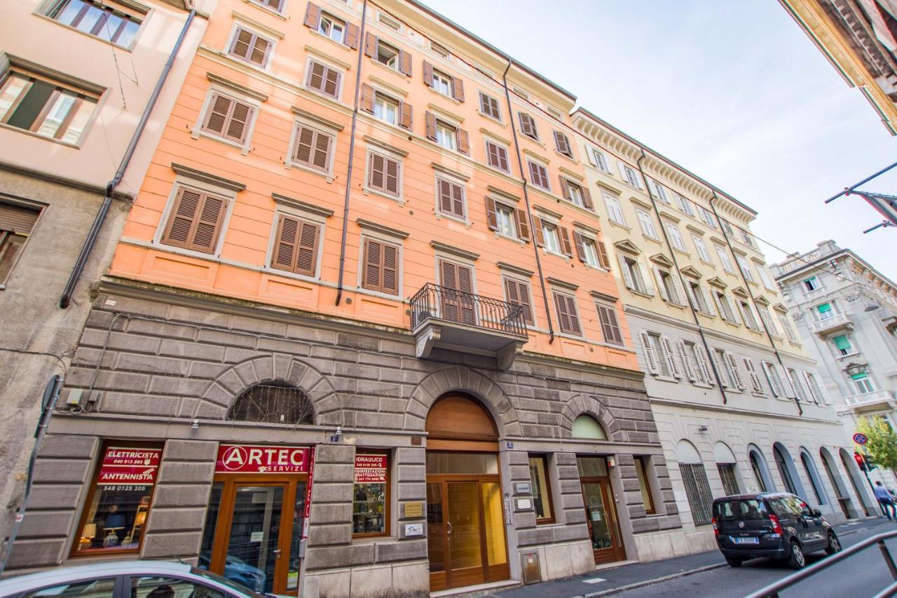 La Casa Di Lu Apartment Trieste Luaran gambar